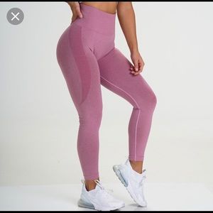 NVGTN Pastel Pink Seamless Leggings